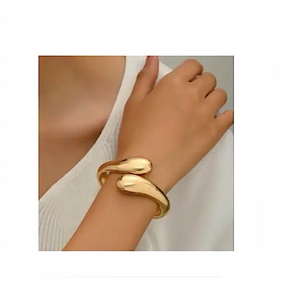 Women’s Large Chunky Open Irregular Teardrop Bangle Cuff Bracelet Gold Colour